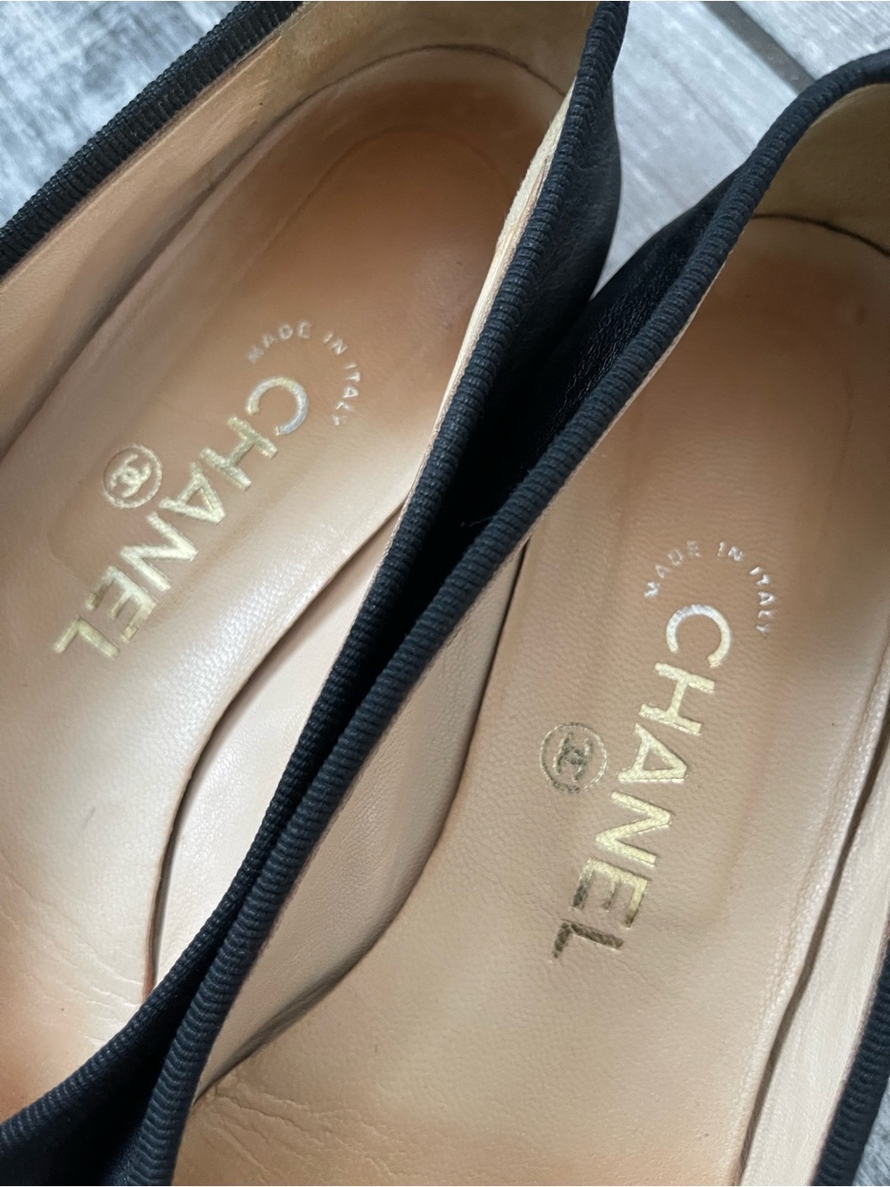 CHANEL Black Leather Cap-Toe CC Logo Ballet Flats - Picture 9 of 13